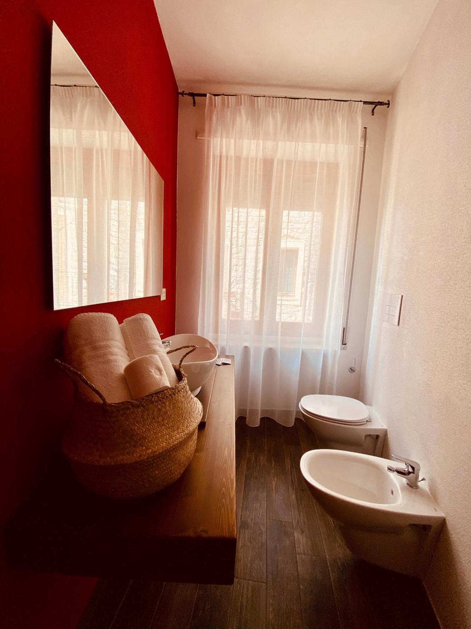 נואורו Carrales Guest House מראה חיצוני תמונה