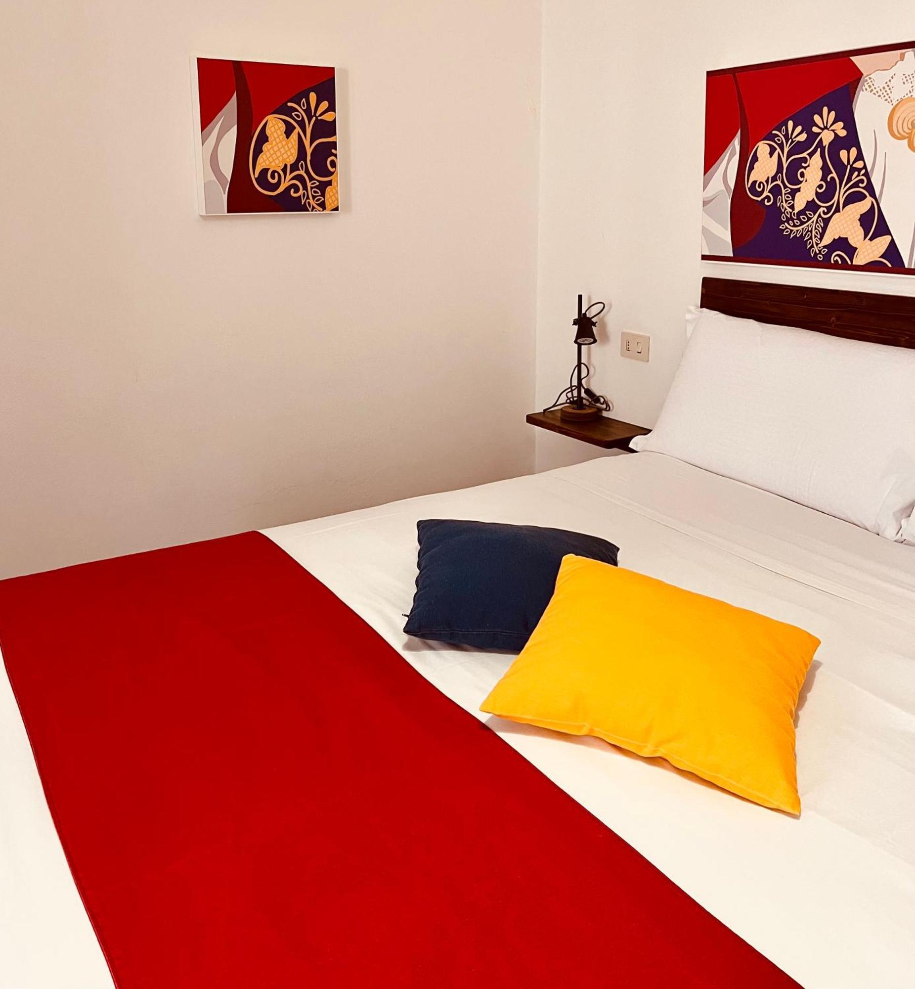 נואורו Carrales Guest House מראה חיצוני תמונה