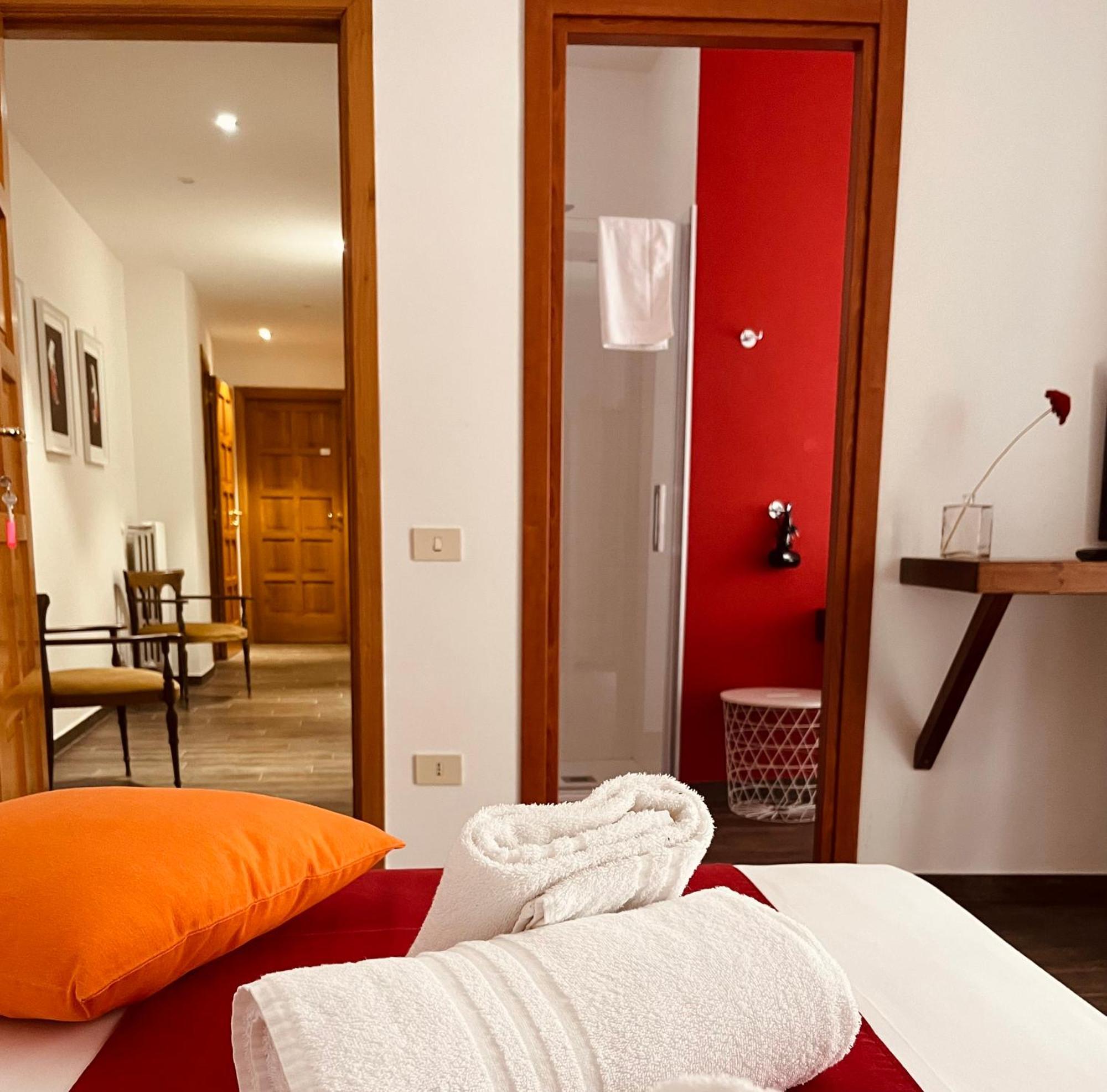 נואורו Carrales Guest House מראה חיצוני תמונה