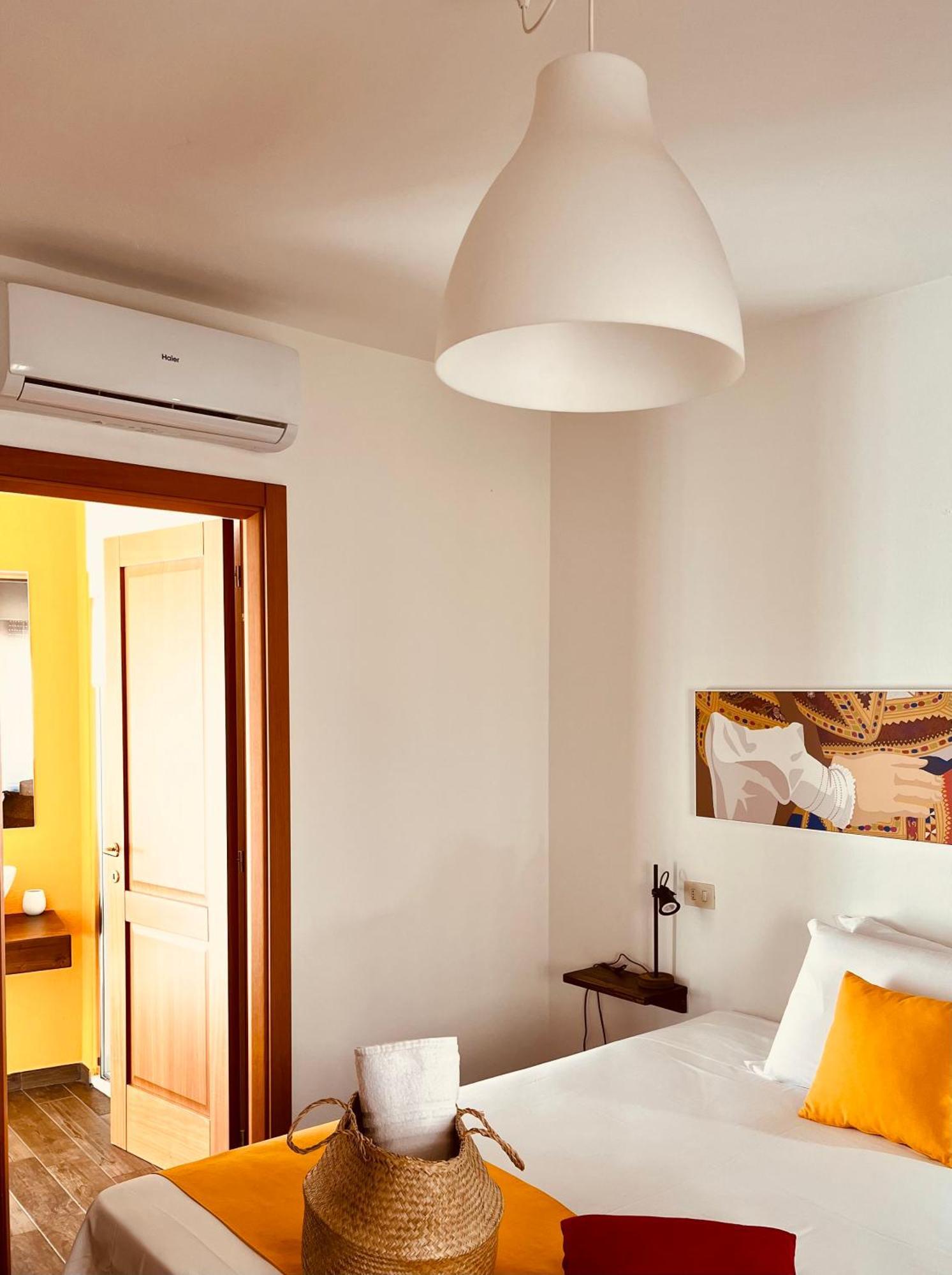 נואורו Carrales Guest House מראה חיצוני תמונה
