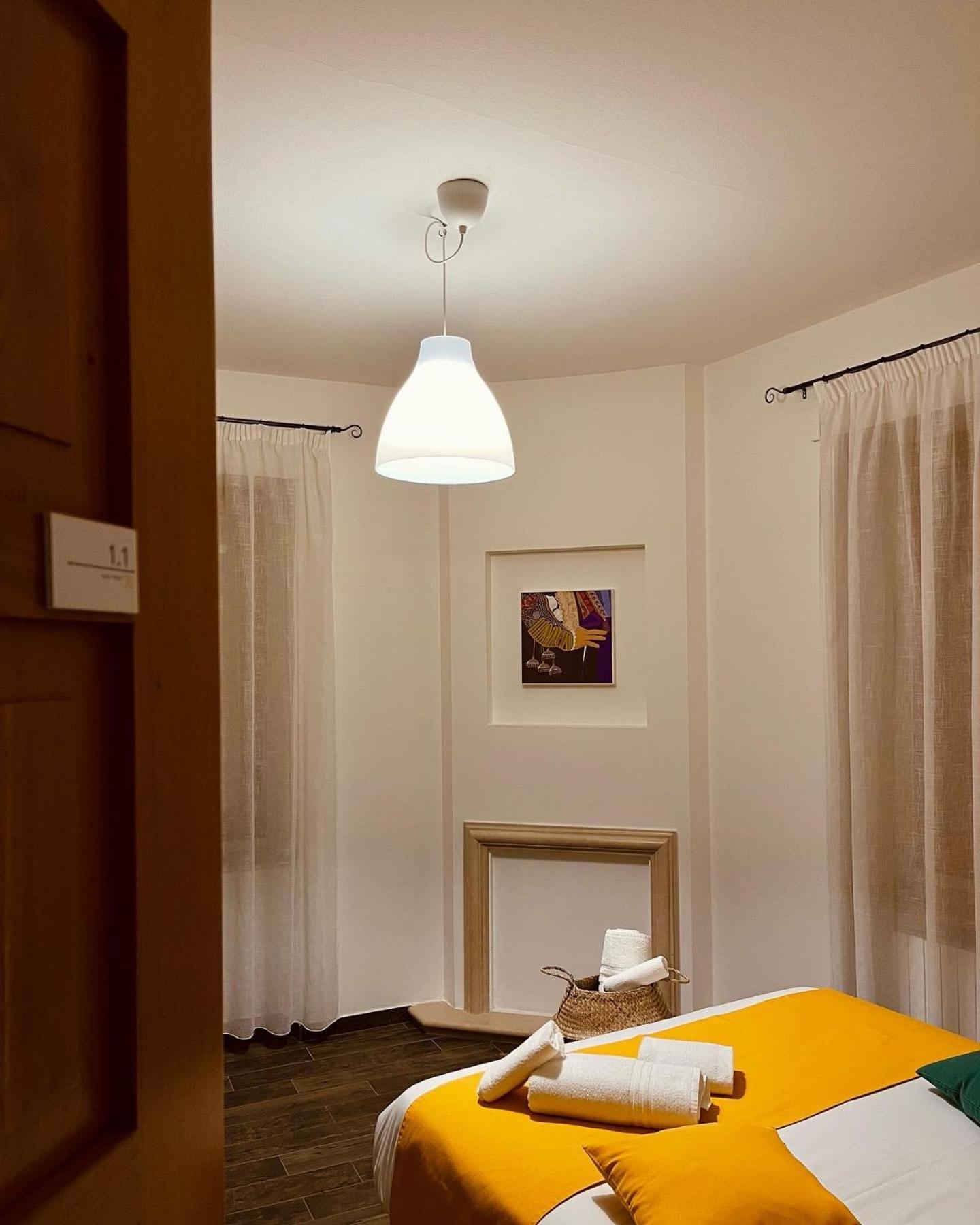 נואורו Carrales Guest House מראה חיצוני תמונה