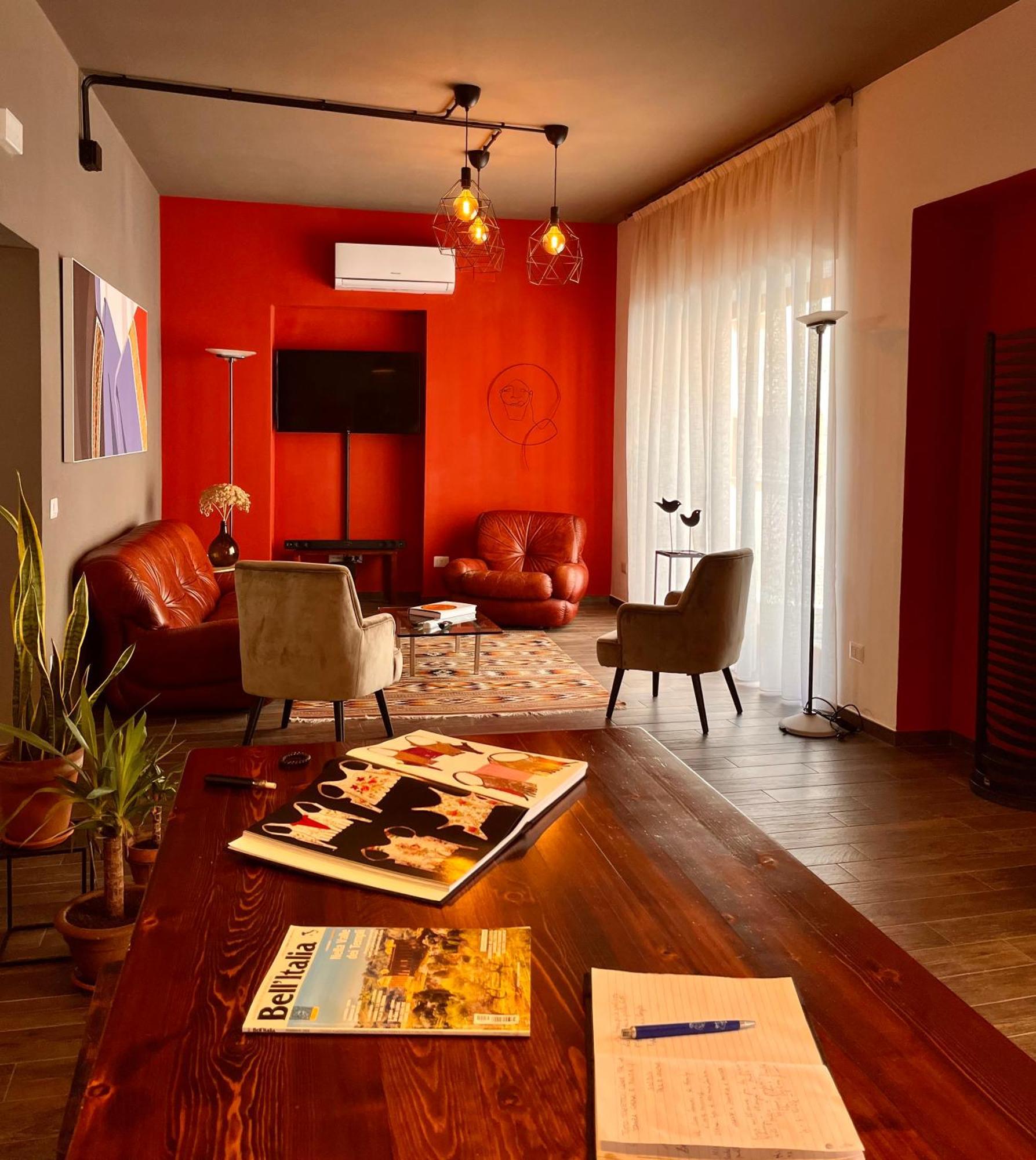 נואורו Carrales Guest House מראה חיצוני תמונה