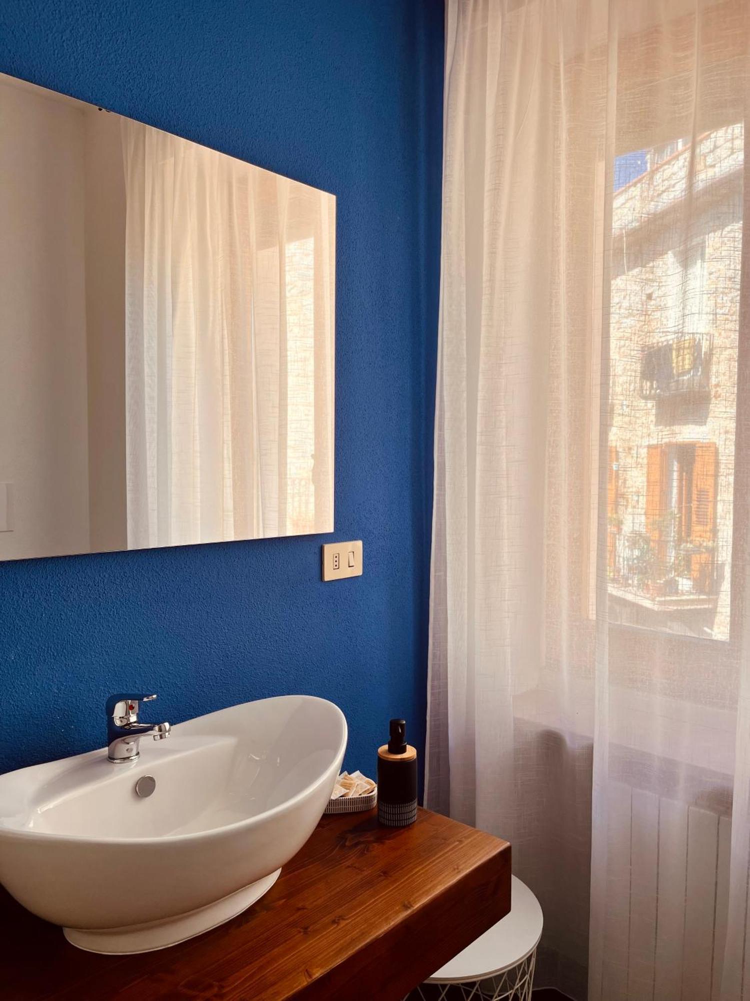 נואורו Carrales Guest House מראה חיצוני תמונה
