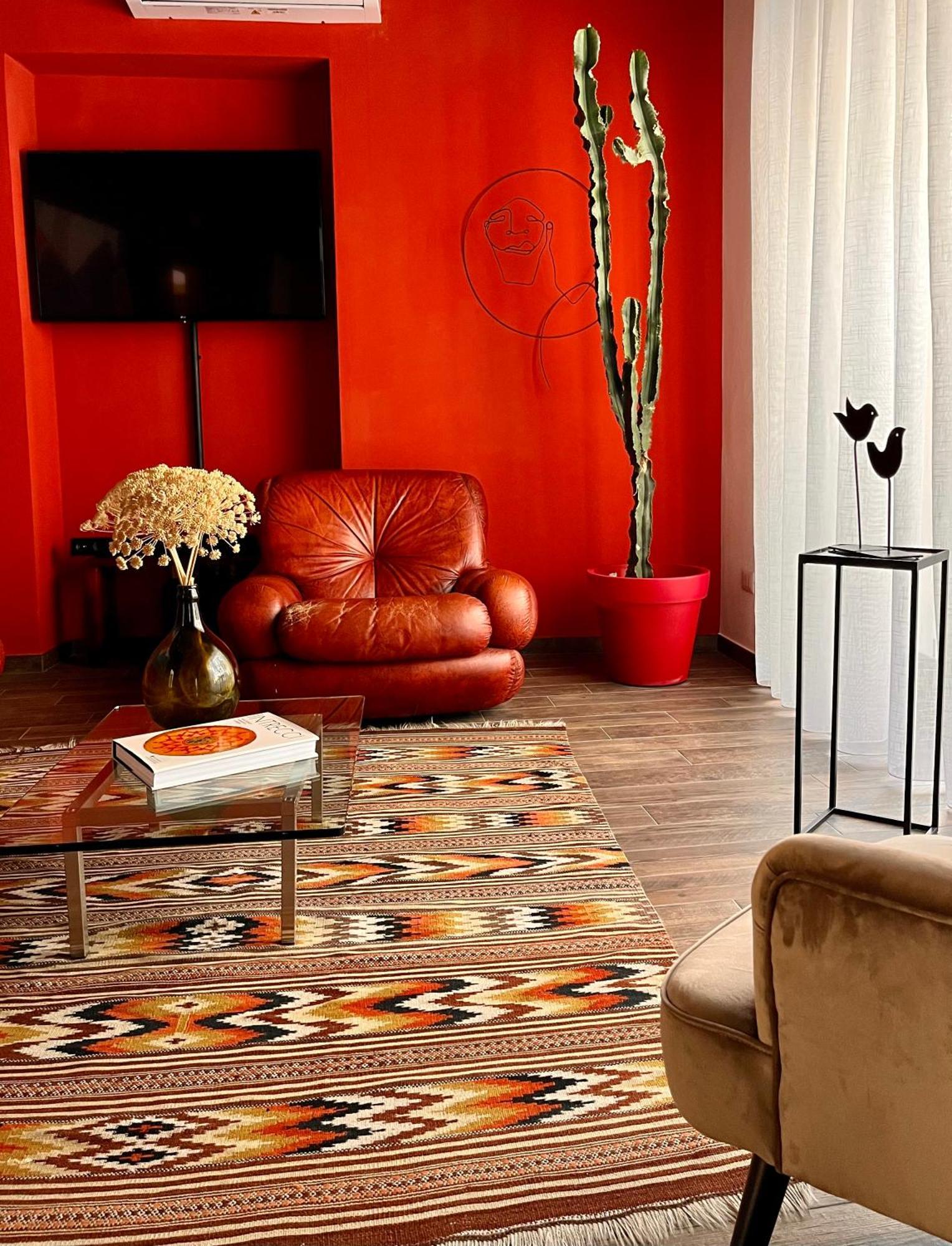 נואורו Carrales Guest House מראה חיצוני תמונה