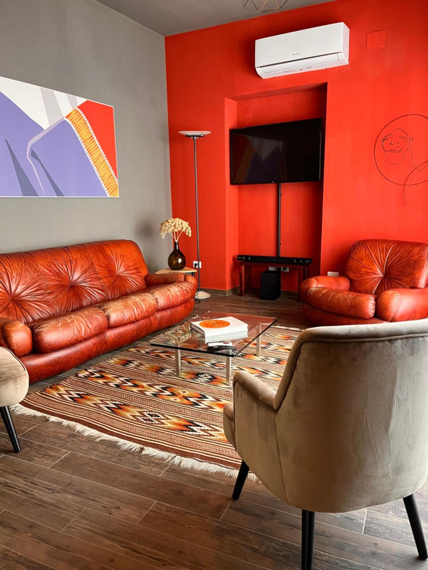 נואורו Carrales Guest House מראה חיצוני תמונה